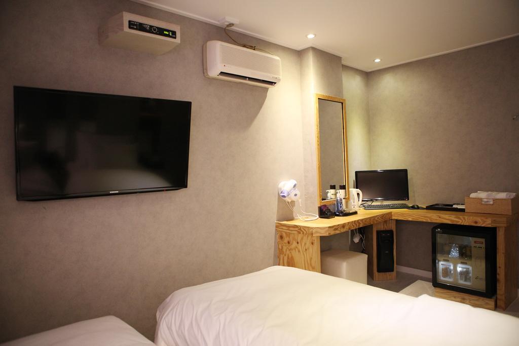 Atti Guesthouse Seoul Bagian luar foto