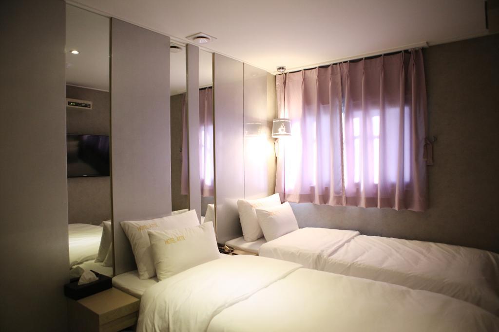 Atti Guesthouse Seoul Bagian luar foto